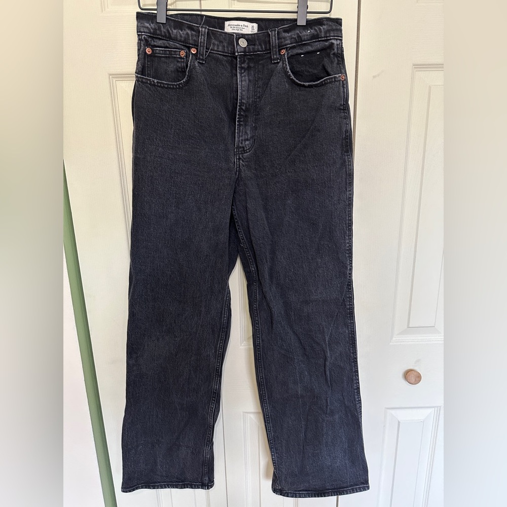 Abercrombie Black 90s Ultra High Rise Relaxed Jean
